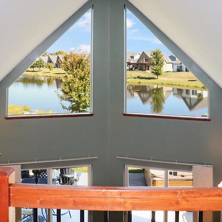 Boho Bungalow On The Pond W/ Hot Tub Arnolds Park Buitenkant foto